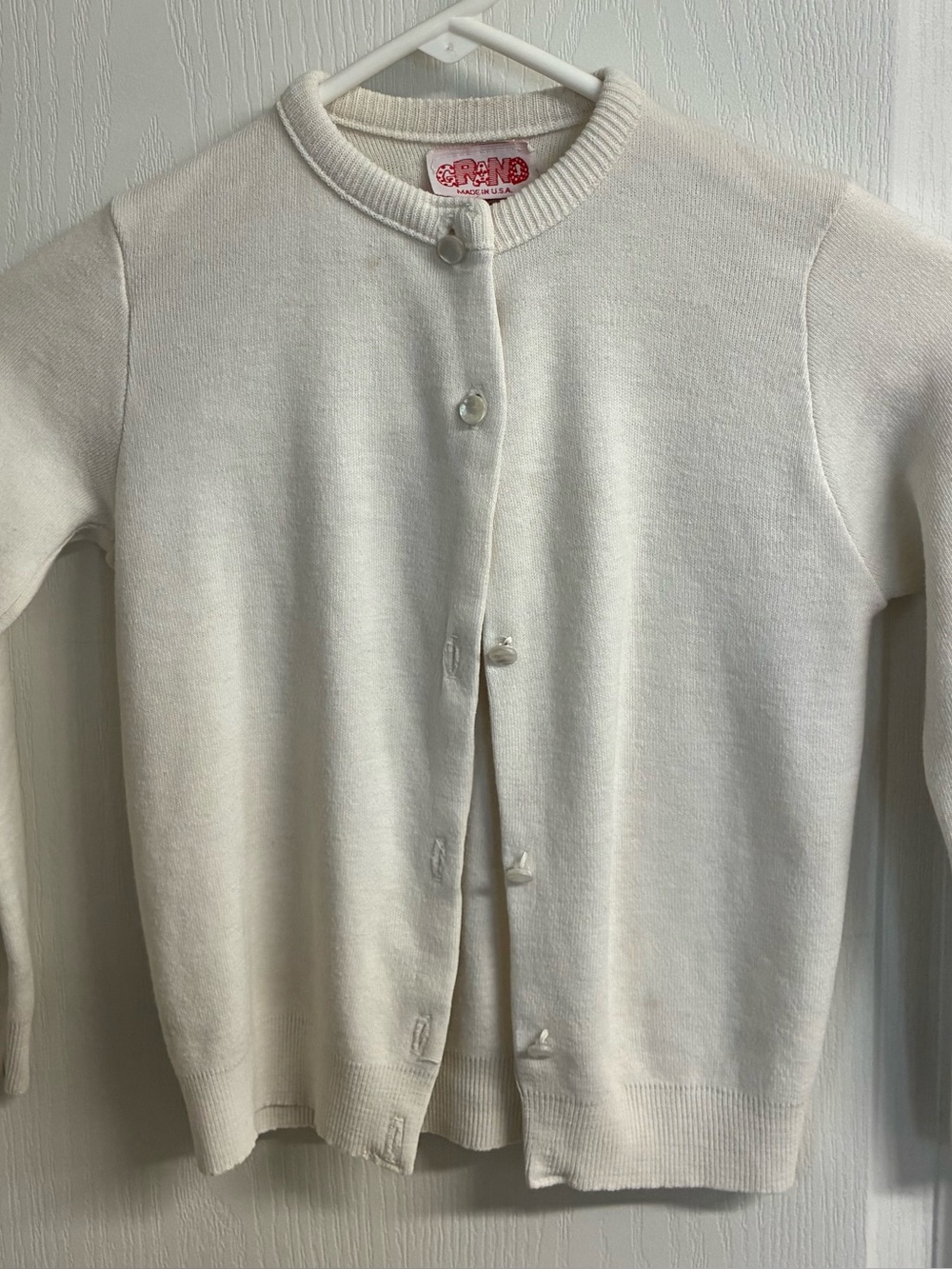 VTG Soft White Cardigan
Pearl Button-Front
Girls 6/6X